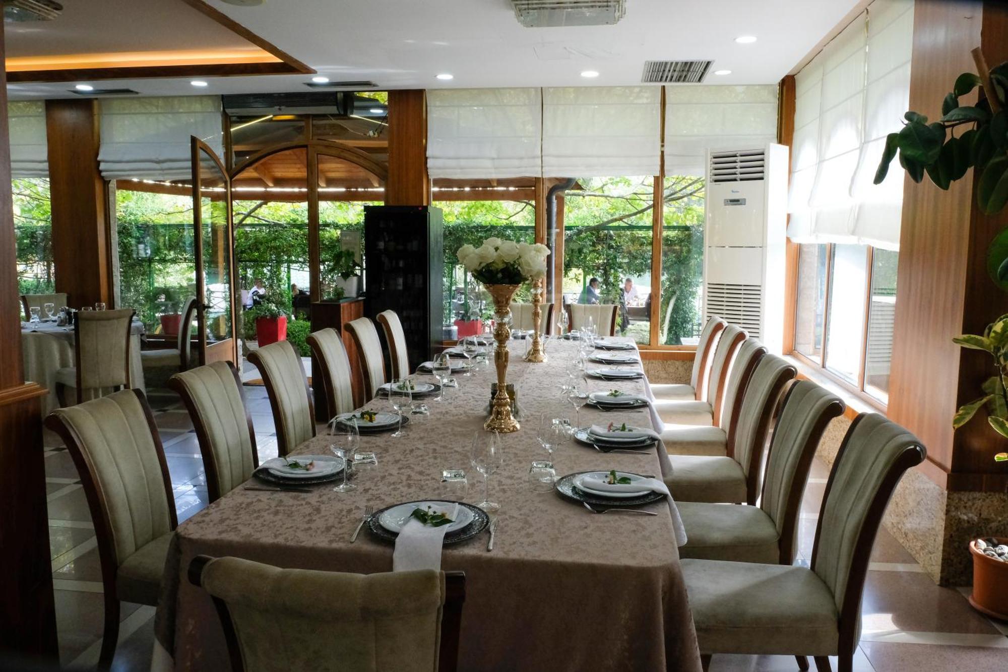 Buna Park Hotel Shkodër エクステリア 写真