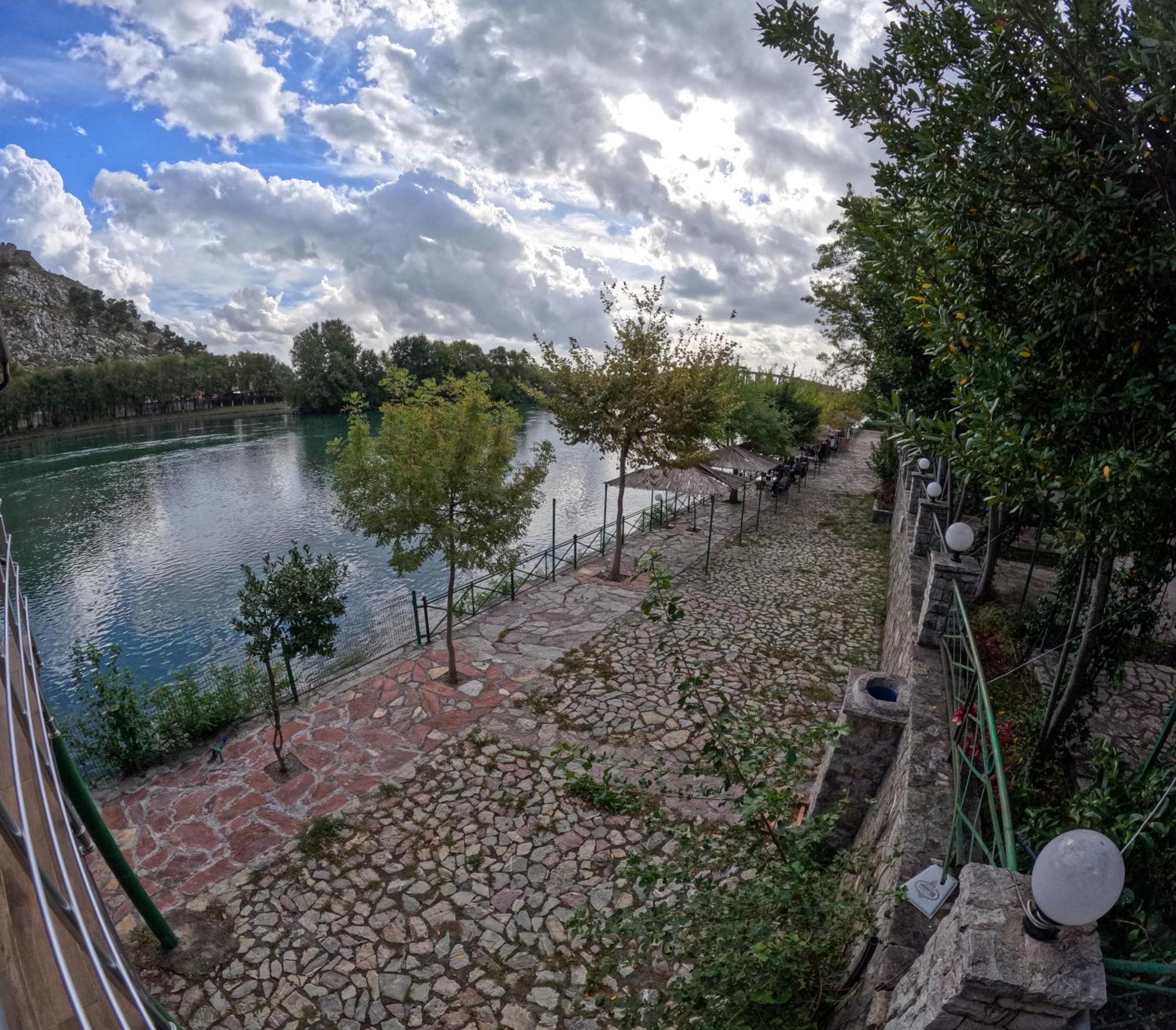 Buna Park Hotel Shkodër エクステリア 写真