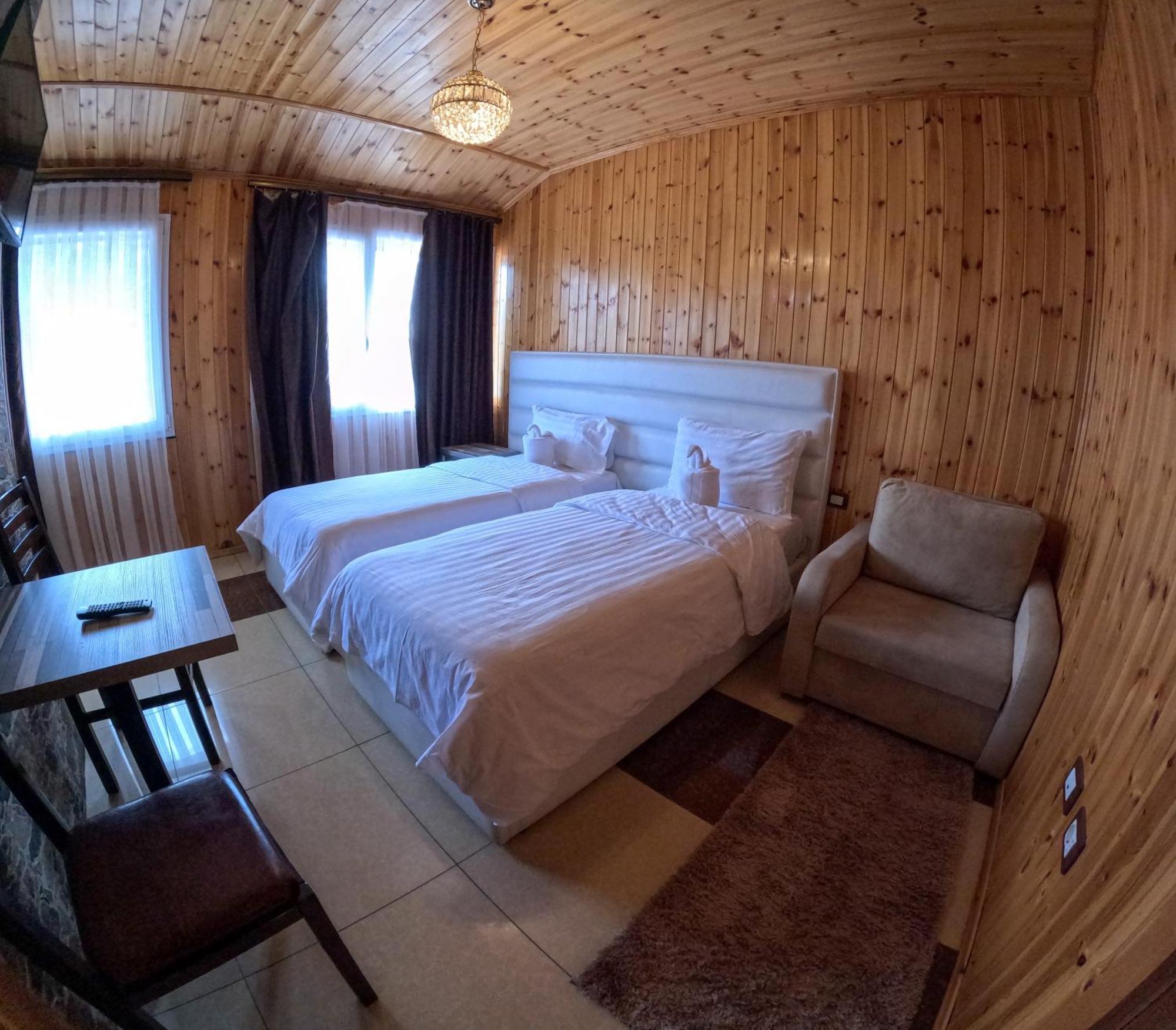 Buna Park Hotel Shkodër エクステリア 写真