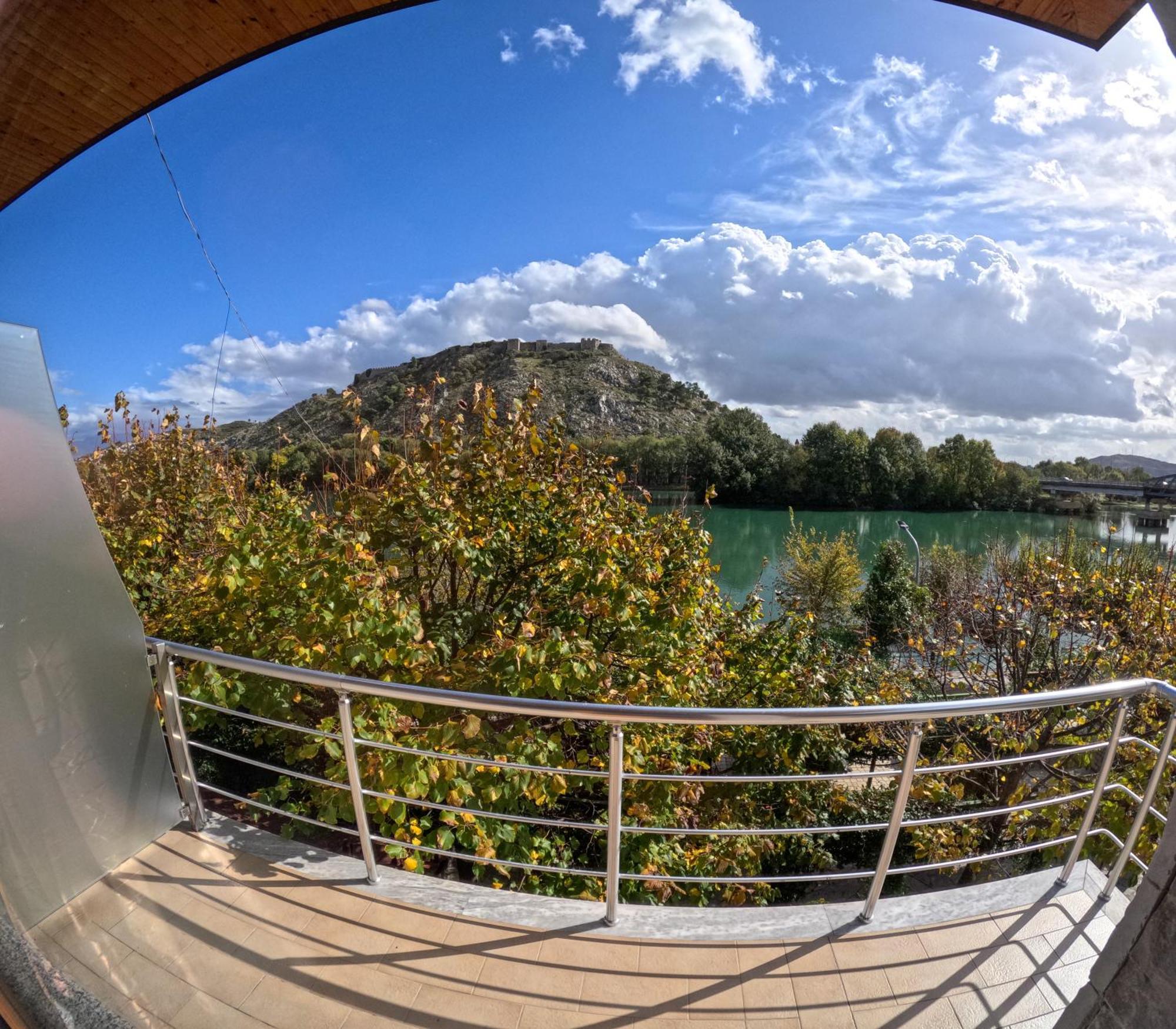 Buna Park Hotel Shkodër エクステリア 写真