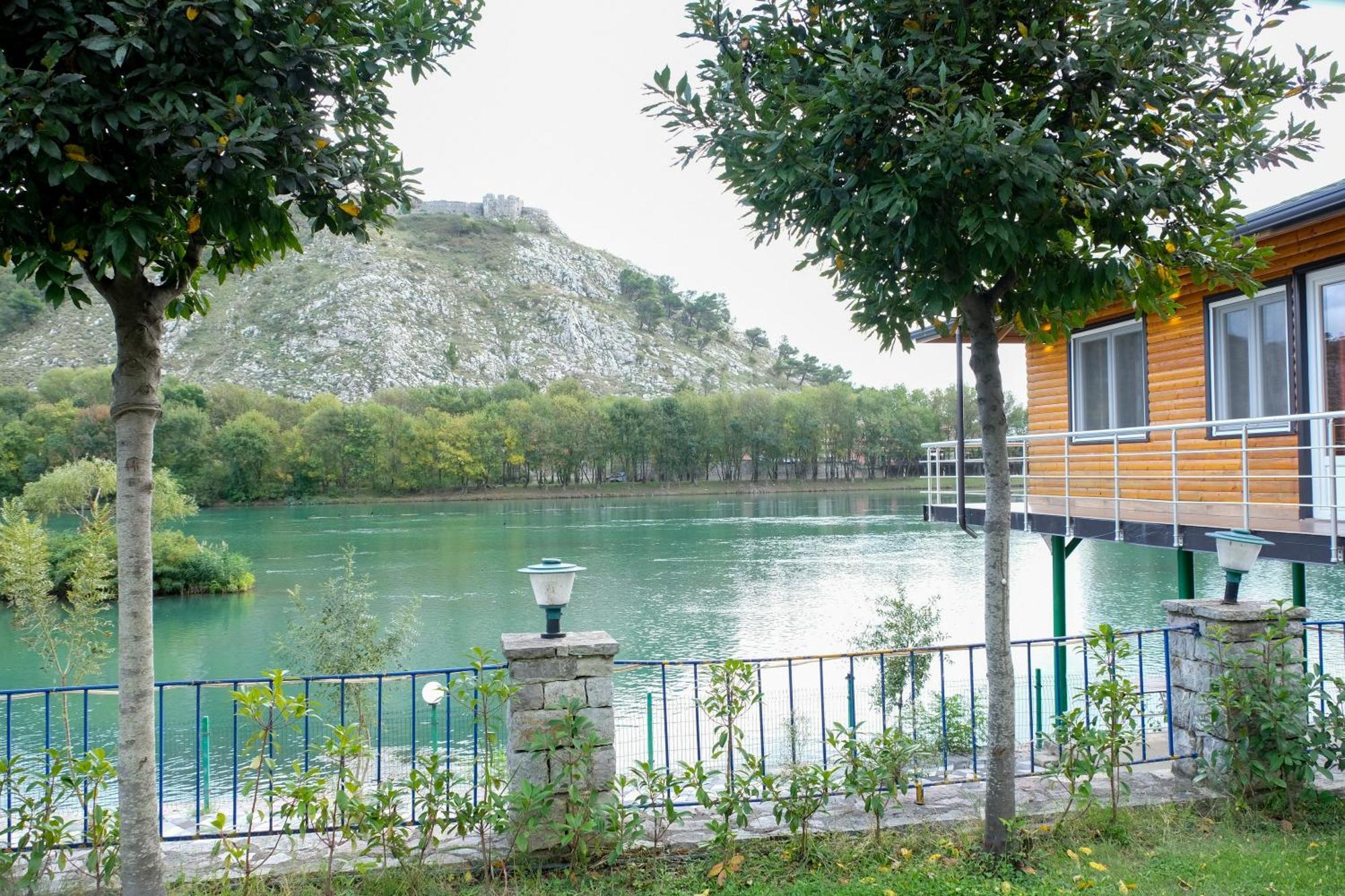 Buna Park Hotel Shkodër エクステリア 写真