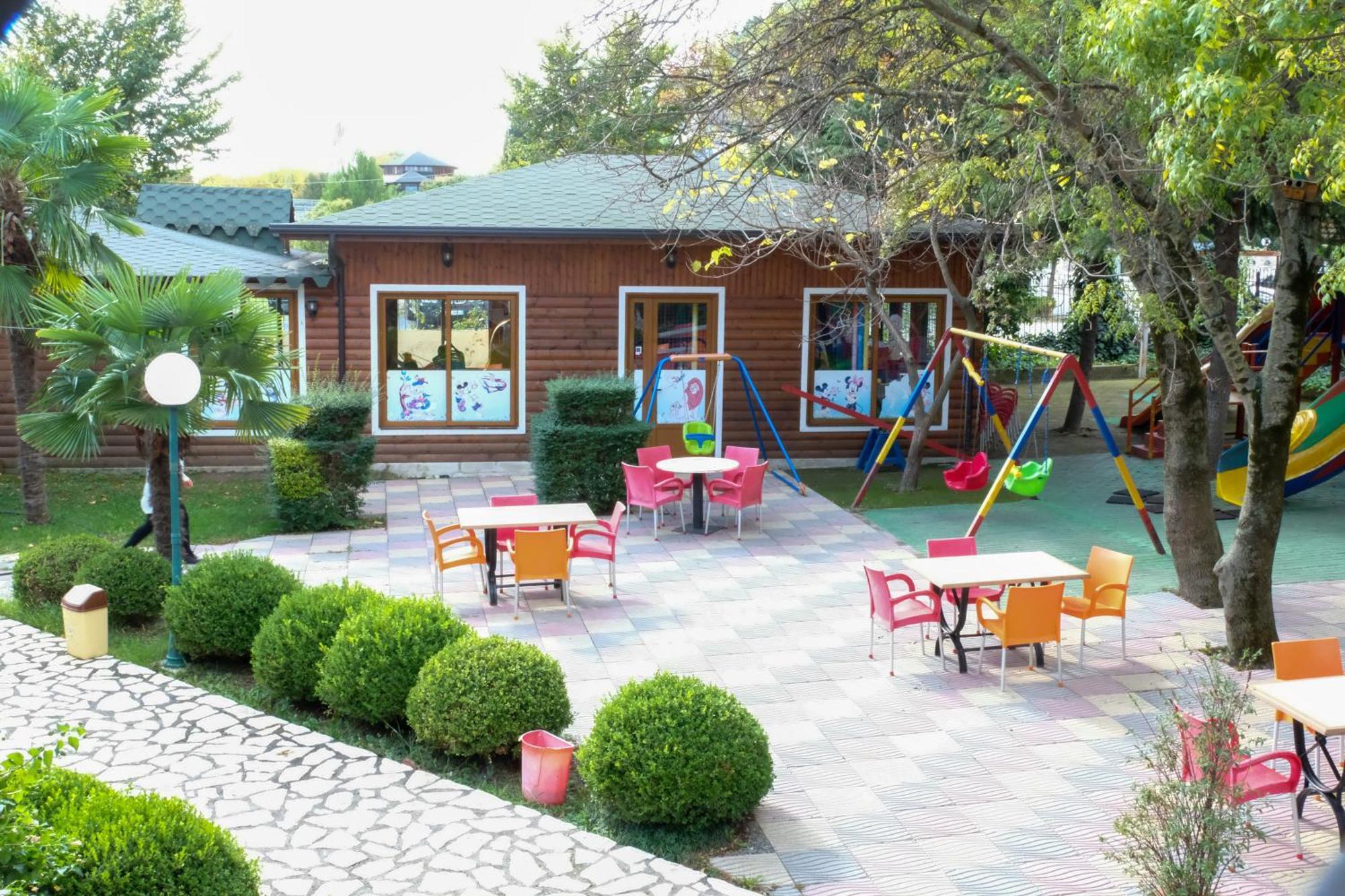 Buna Park Hotel Shkodër エクステリア 写真