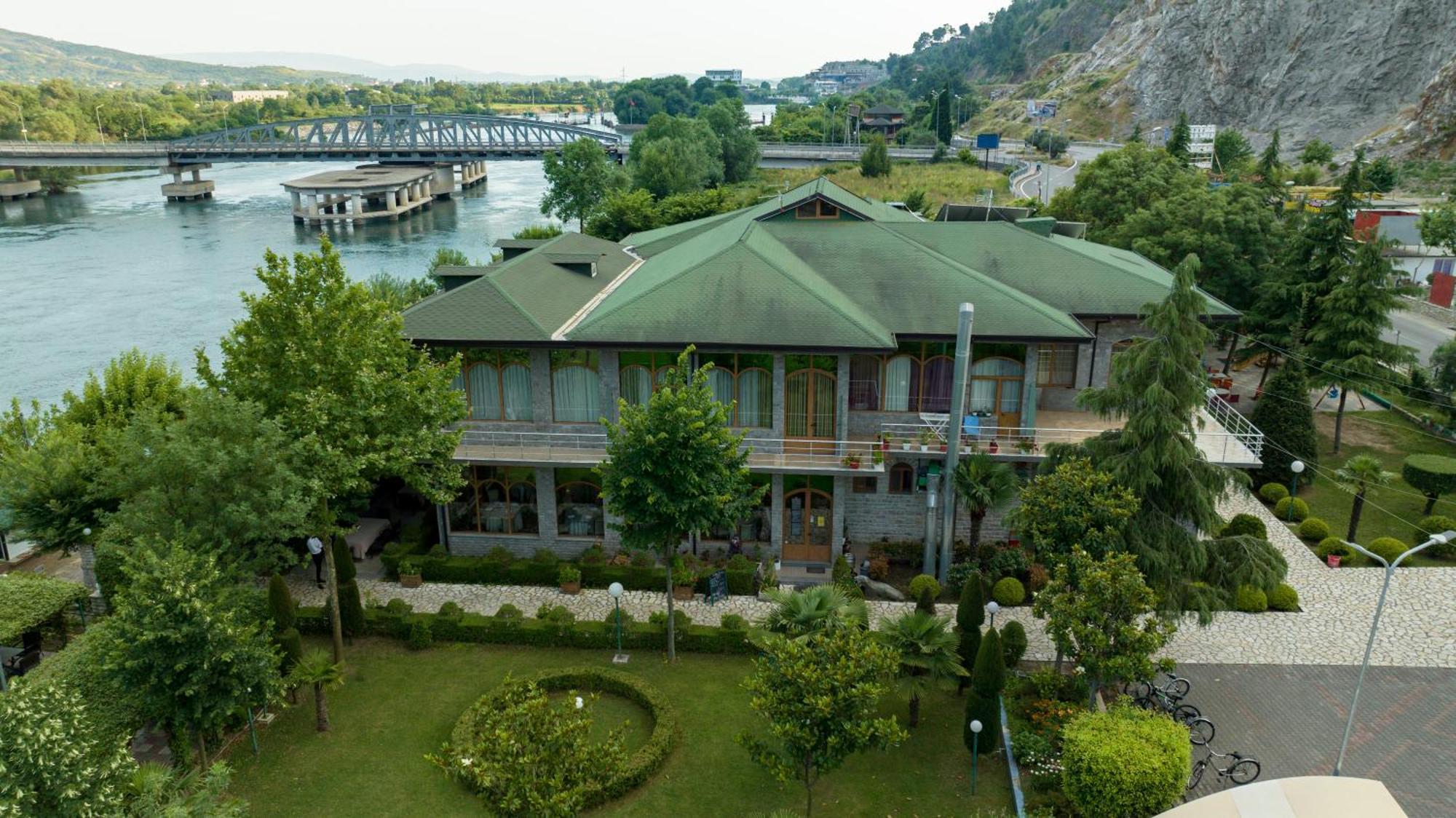 Buna Park Hotel Shkodër エクステリア 写真