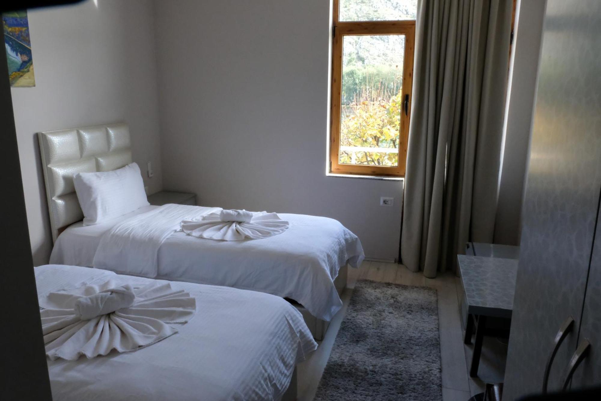 Buna Park Hotel Shkodër エクステリア 写真