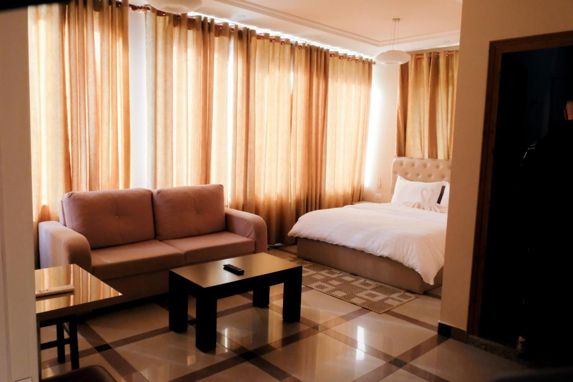 Buna Park Hotel Shkodër エクステリア 写真