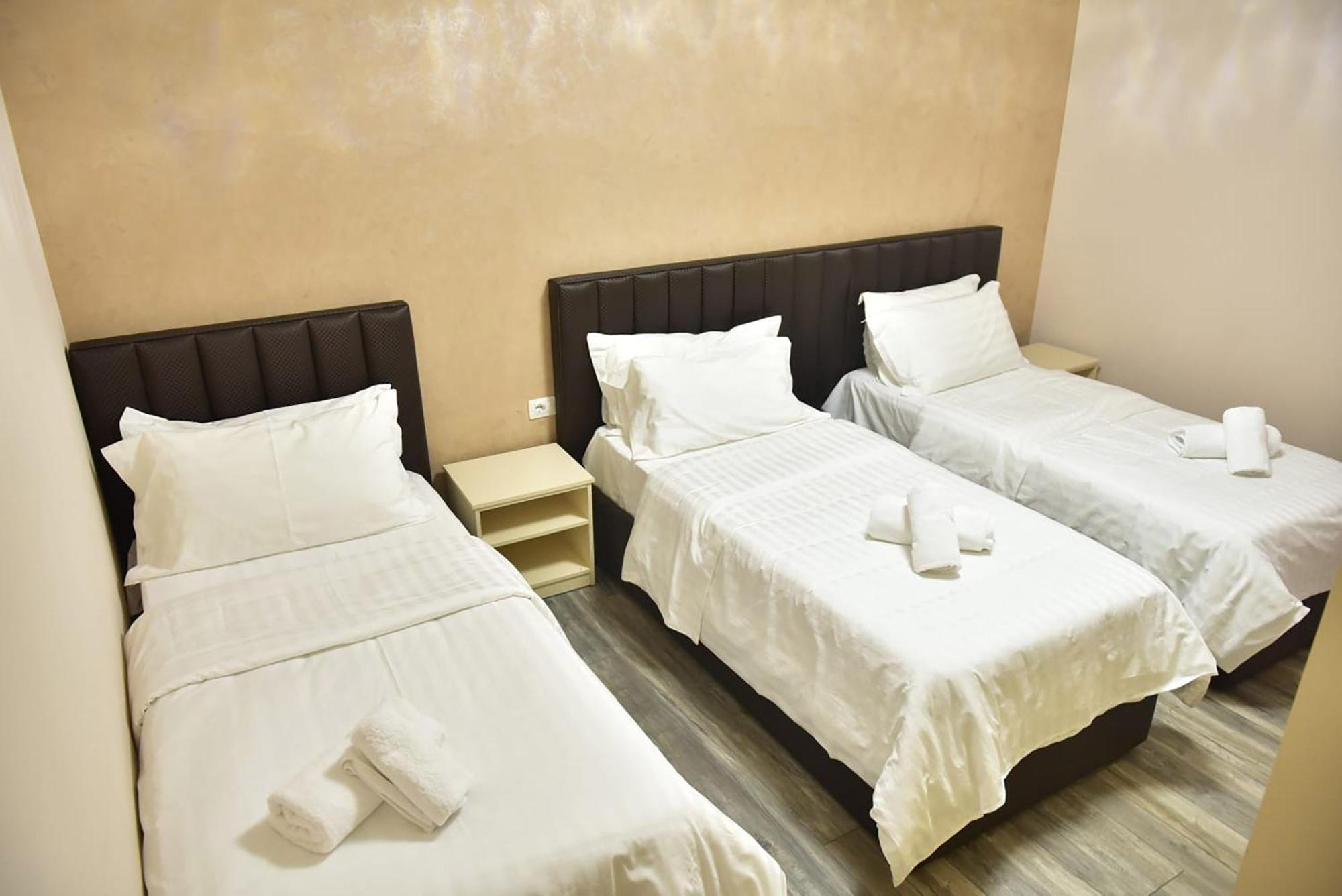 Buna Park Hotel Shkodër エクステリア 写真