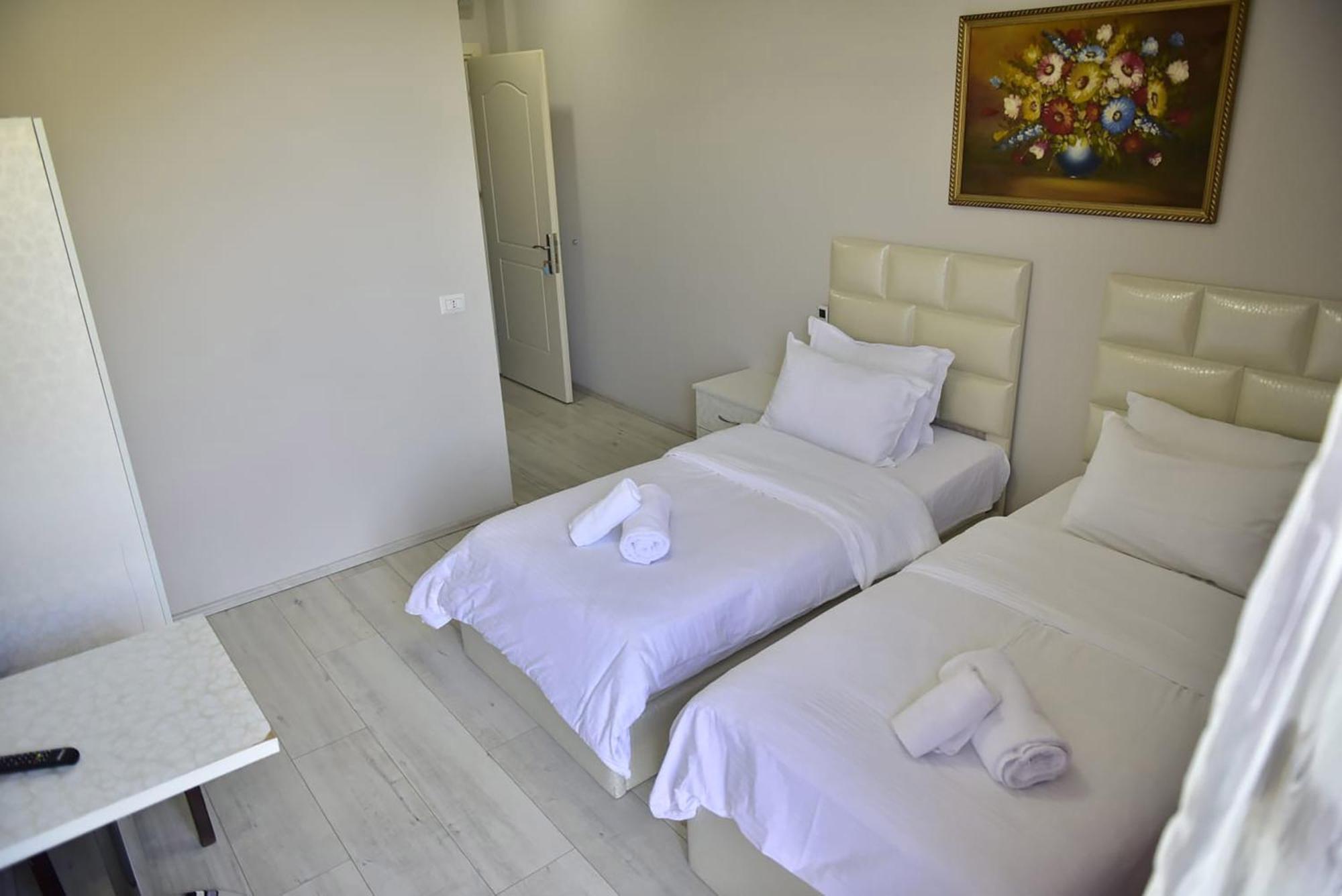 Buna Park Hotel Shkodër エクステリア 写真